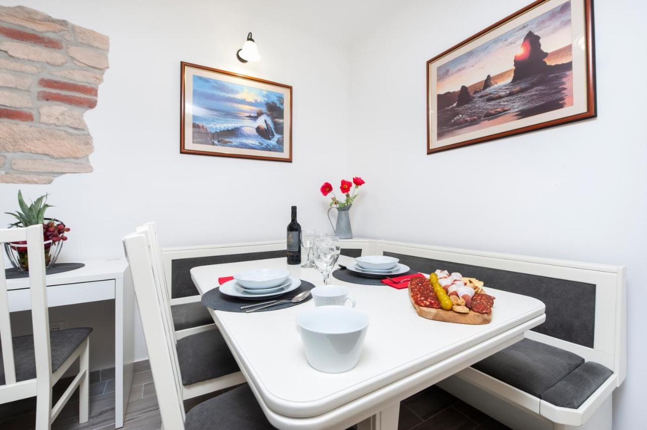 Casa Sul Mar Lägenhet Rovinj Exteriör bild
